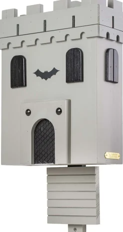 Abri château à chauve-souris en bois