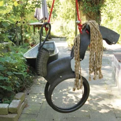 Balançoire cheval en pneu