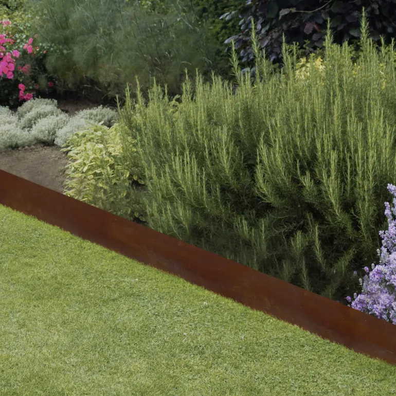 Bordure de jardin basse en acier corten