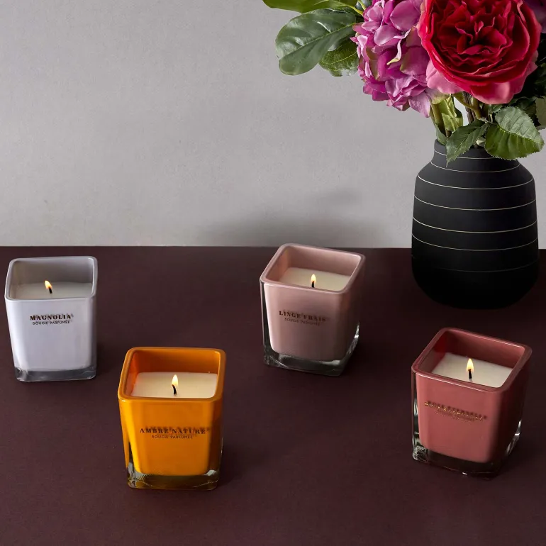Bougie parfumée carrée Nude 7 cm (Rose poudré)