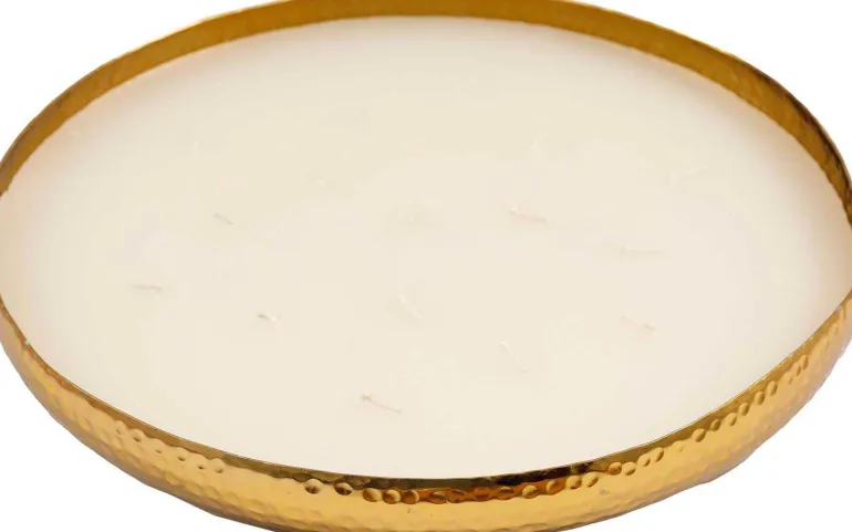 Bougie parfumée en aluminium doré (16 mèches)