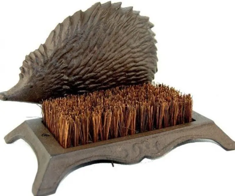 Brosse nettoyage chaussure en fonte et fibre de coco (Hérisson)