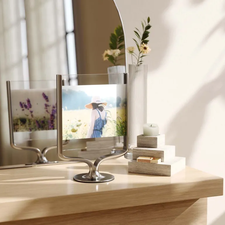Cadre photo rotatif en aluminium Wishbone (Chrome)