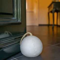 Cale porte boule en béton Home