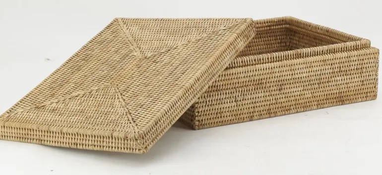 Coffret rectangulaire en rotin naturel