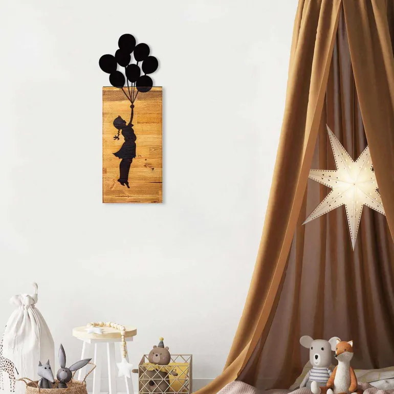 Décoration murale en bois et métal Walnut (Enfant et ballons)
