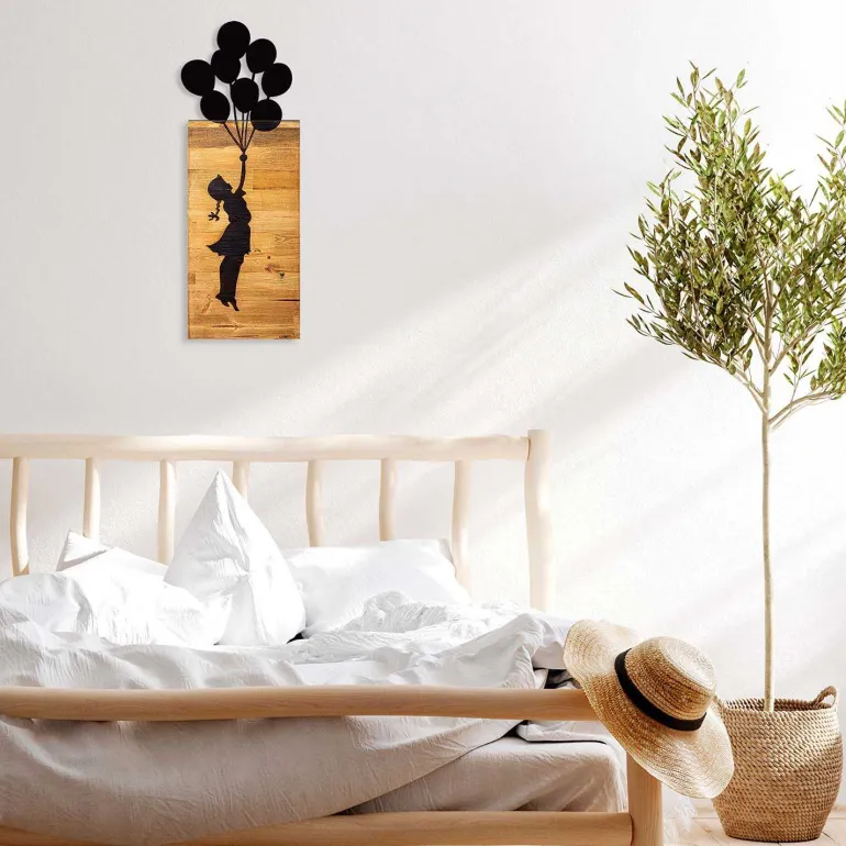 Décoration murale en bois et métal Walnut (Enfant et ballons)