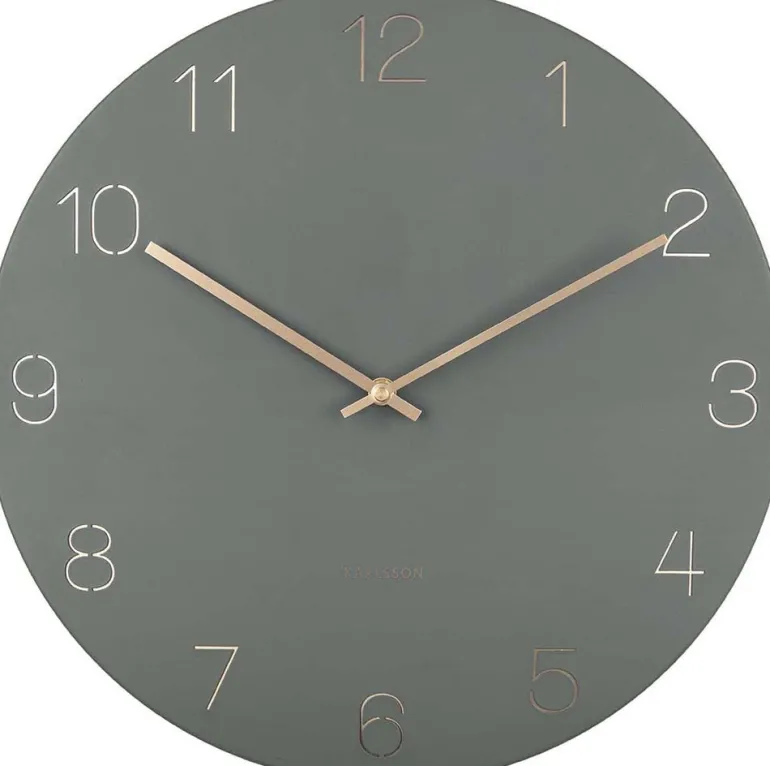 Horloge en métal chiffres gravés Charm (Vert)