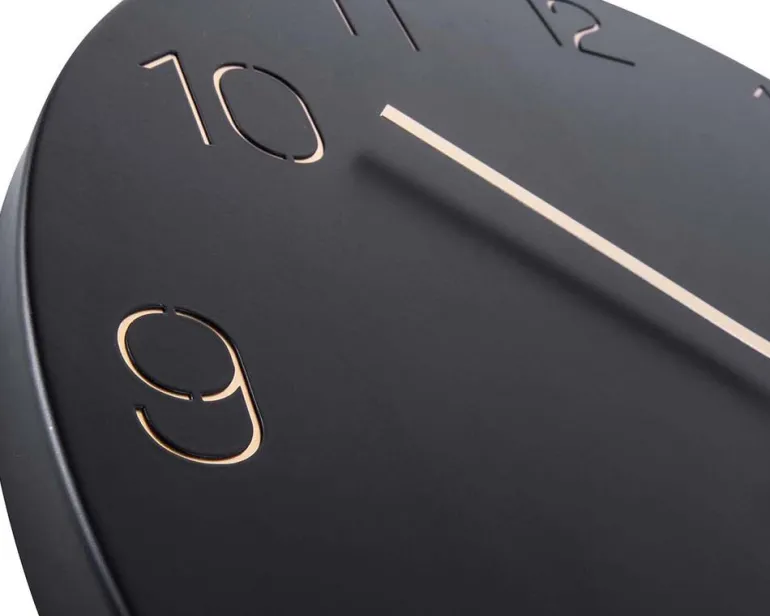 Horloge en métal chiffres gravés Charm (Noir)