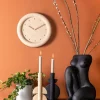 Horloge ronde en résine Petra 30 cm (Marron sable)
