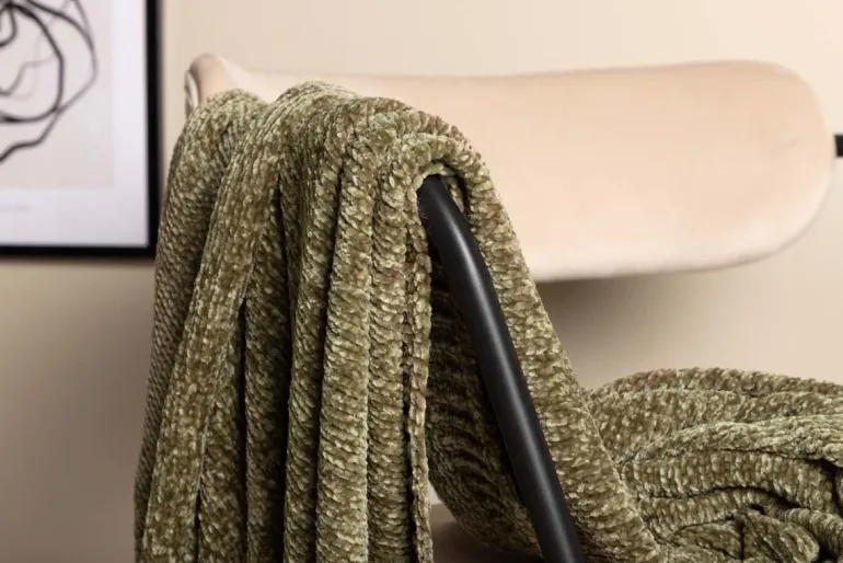 Jeté de canapé en polyester chenille Ally 170 x 130 cm (Vert)