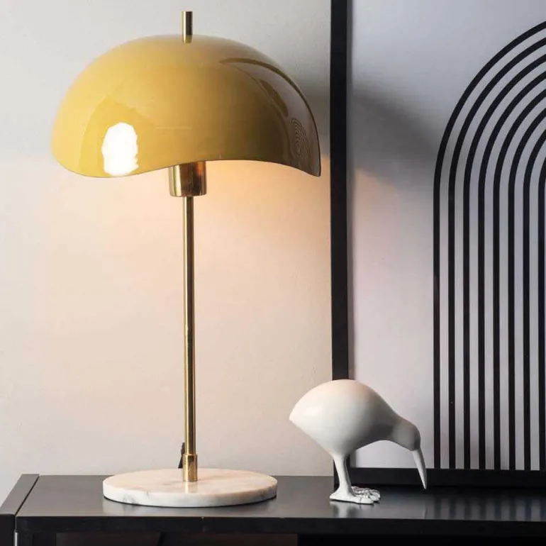 Lampe à poser en métal Waved dome (Jaune miel)