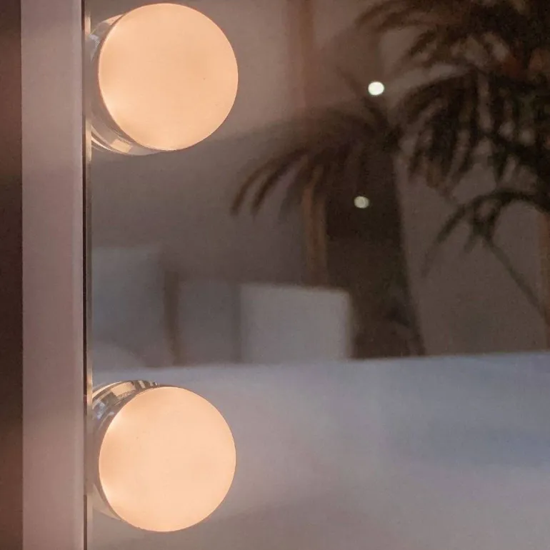 Miroir avec 15 led intégrées Kim