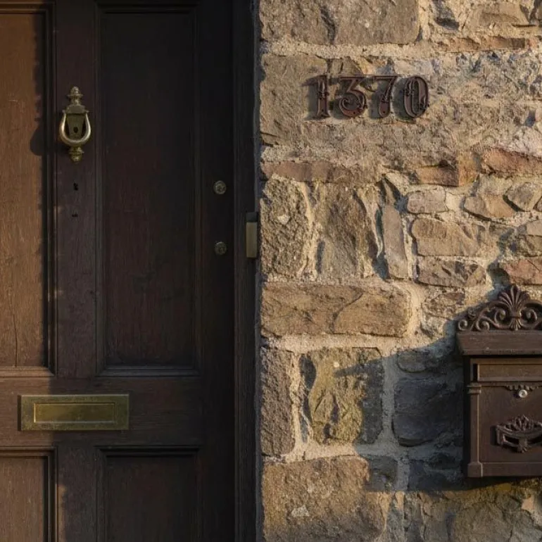 Numéro de maison en fonte (Chiffre 9)