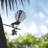 Oiseau sur pique rhipidura en acier corten