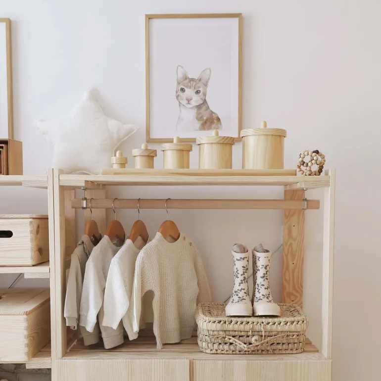Penderie en pin massif Nova (76.5 x 38.5 x 110 cm)