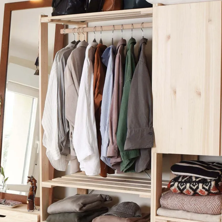 Penderie en pin massif Nova (76.5 x 38.5 x 174.5 cm)