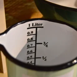 Pichet gradué en émail 1 litre