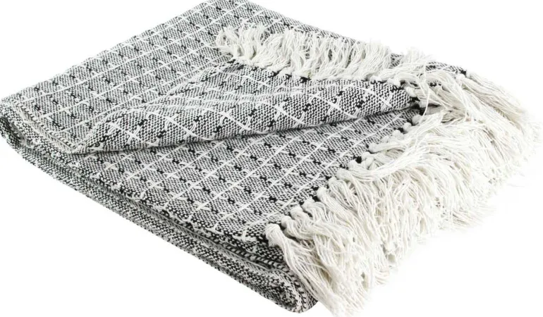 Plaid ethnique 100% coton pointillé 120 x 150 cm