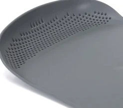 Planche à découper en polypropylène avec passoire intégrée (Gris)