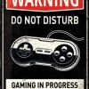 Plaque décorative en métal en relief 30 x 20 cm (Gaming in progress)