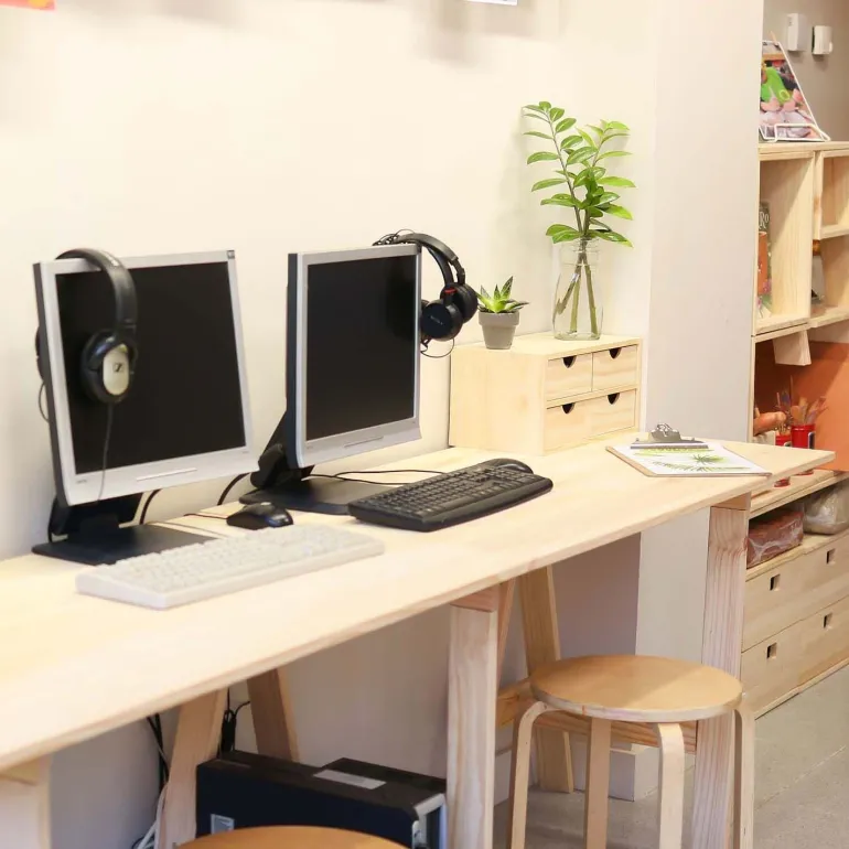 Plateau de bureau en pin massif (120 x 60 x 1,8 cm)