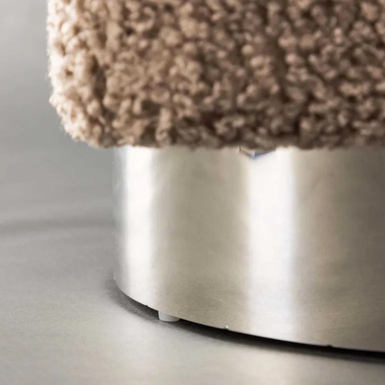 Pouf carré en polyester et acier Newton (Marron)
