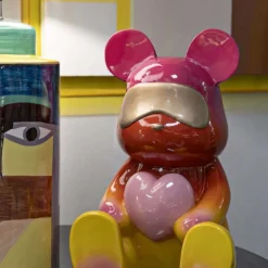 Statuette ourson en polyrésine Rainbow (Modèle 2)
