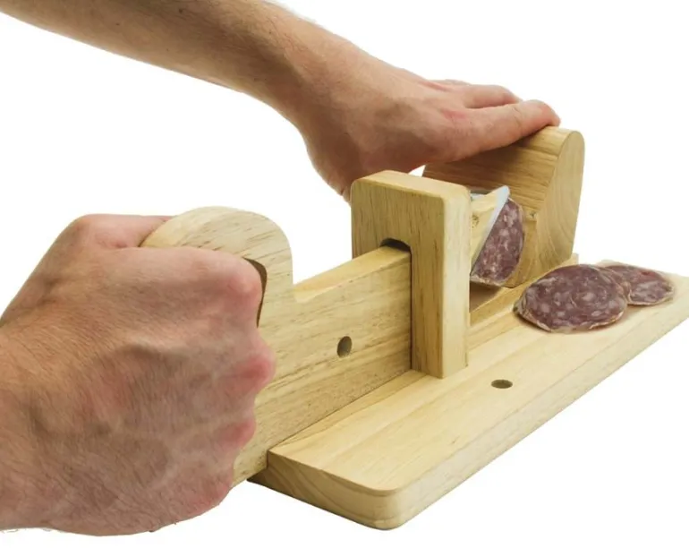 Trancheuse à charcuterie en bois
