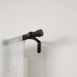 Tringle à rideaux en métal noir mat Cappa (Longueur réglable de 91 à 168 cm)